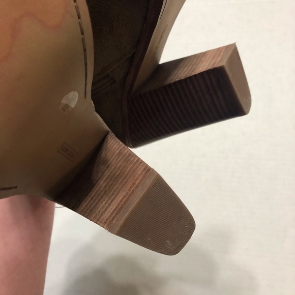 Vince Camuto Katleen Booties - Picture 12 of 13